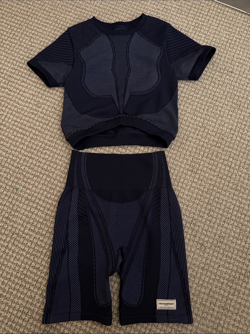 Seamless Dark Navy High-Rise Bike Shorts and cropped top XS